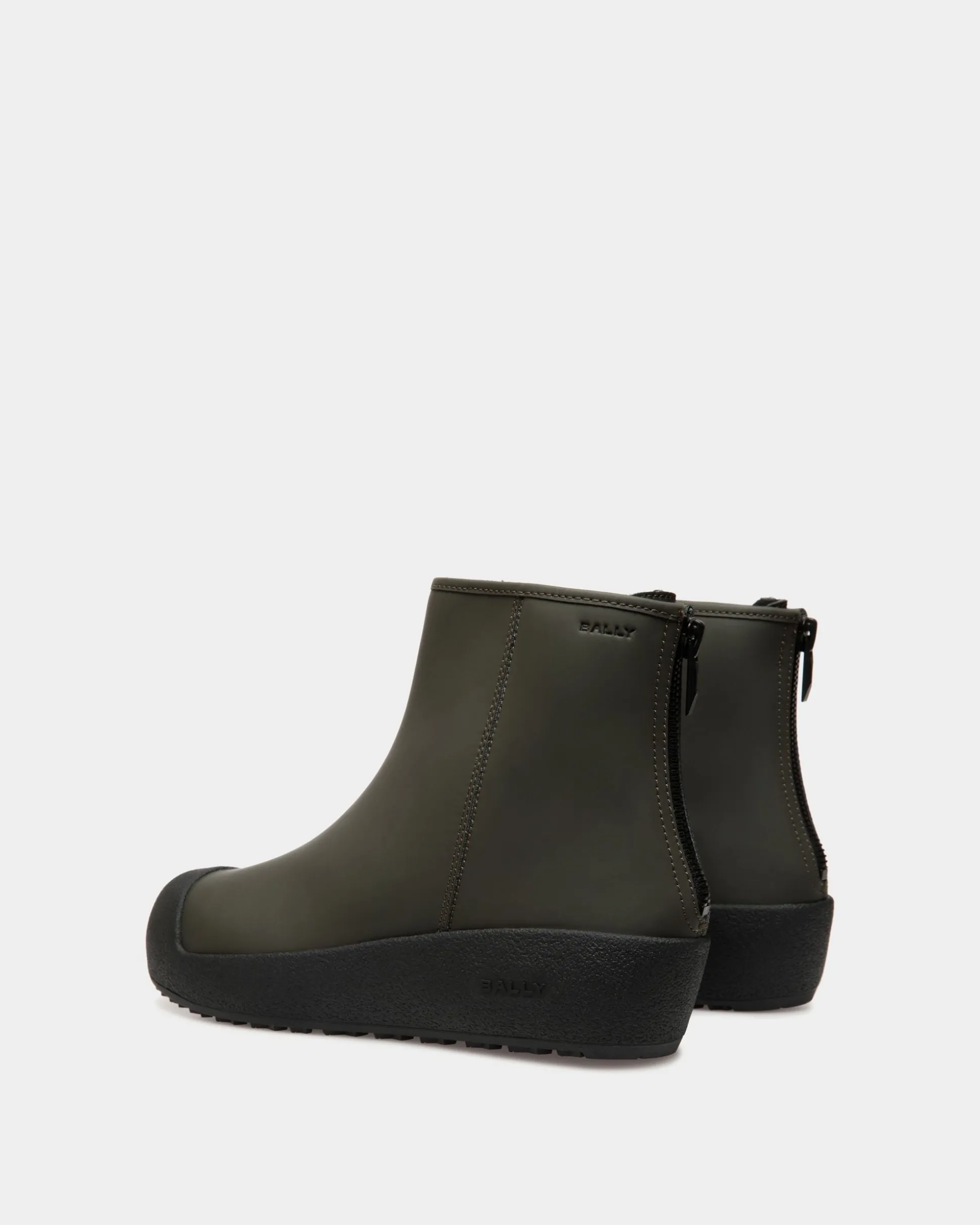 Bally Curling Stiefelette Aus Gummiertem Leder In Military Green