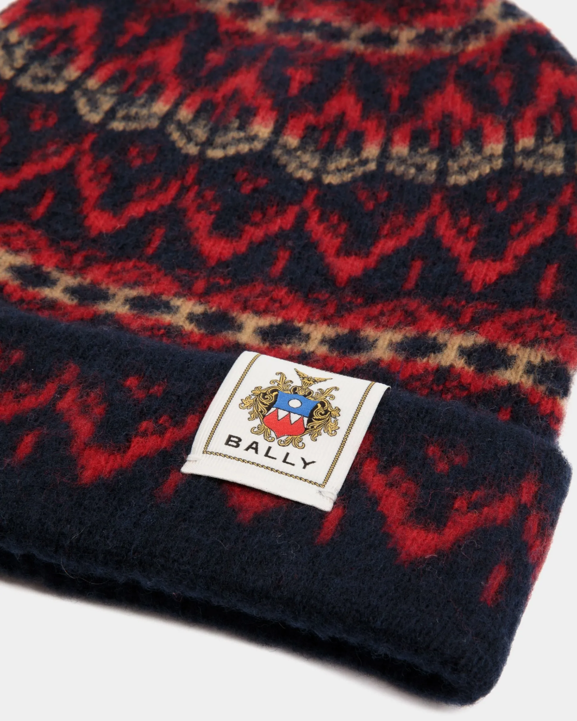 Beanie Aus Mehrfarbiger Wolle