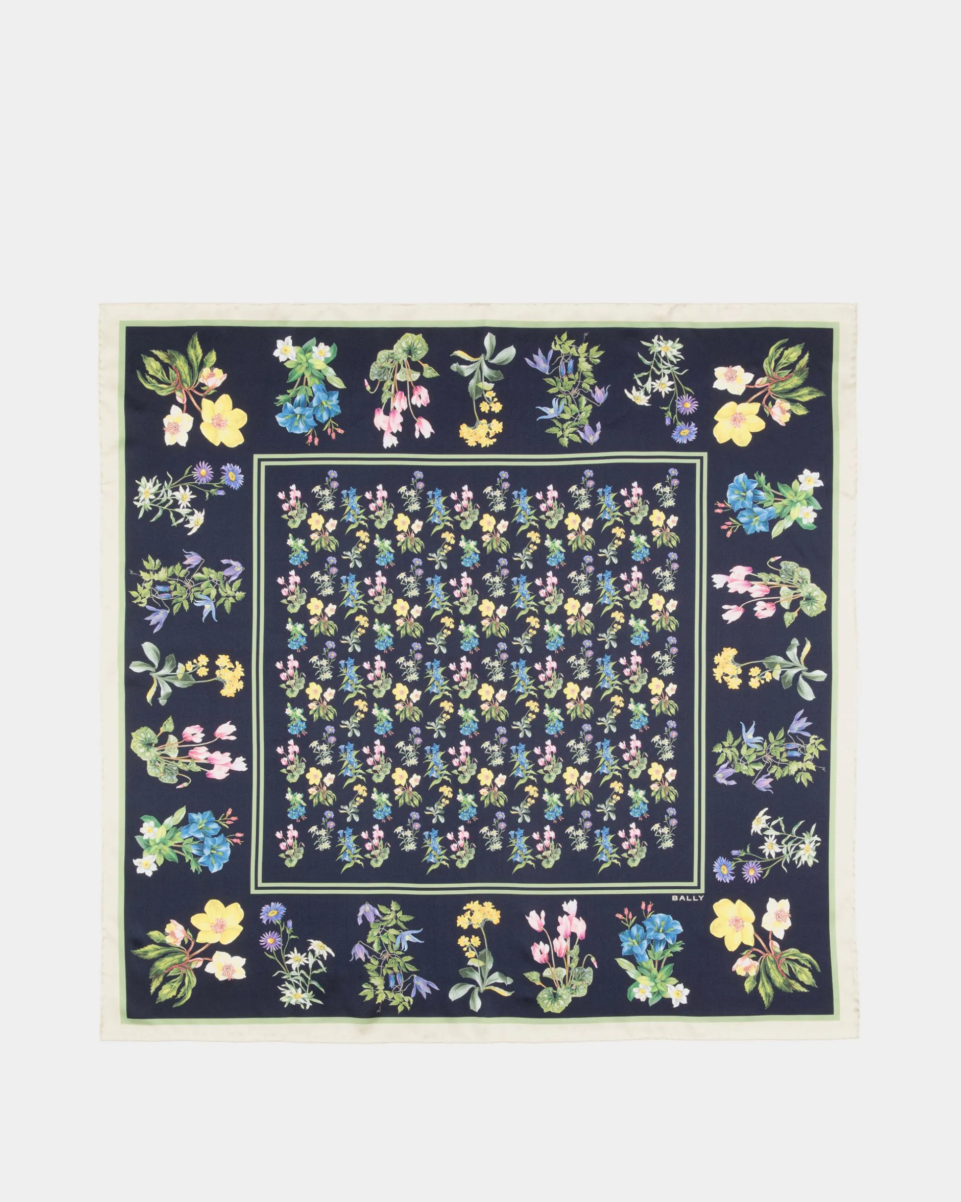 Bedrucktes Foulard Aus Seide Mit Alpenblumenmuster