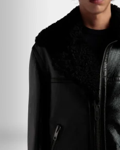 Bomberjacke Aus Leder In Schwarz Aus Der Adrien Brody Travel-Kollektion