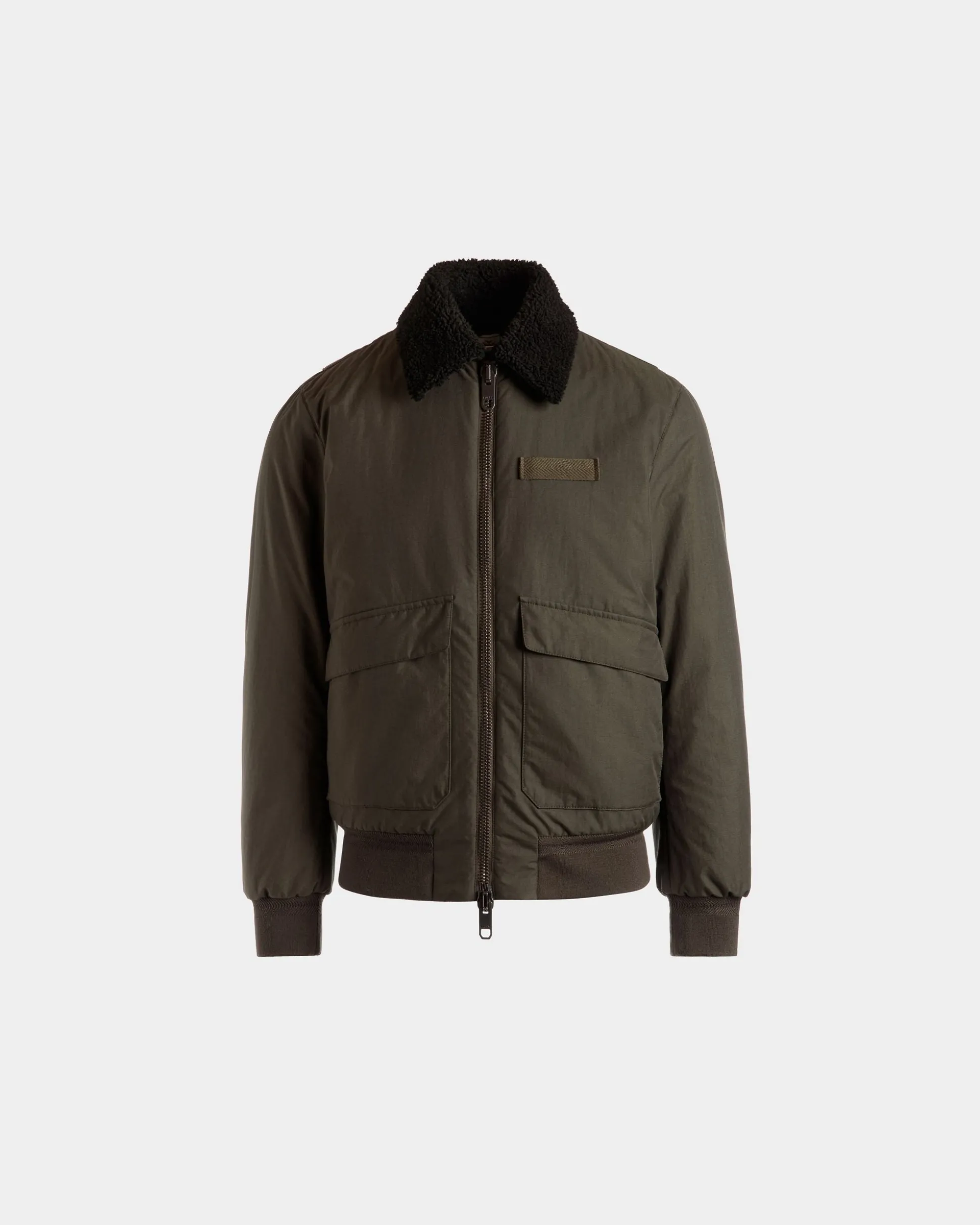 Bomberjacke Aus Nylon In Olive Green Aus Der Adrien Brody Travel-Kollektion