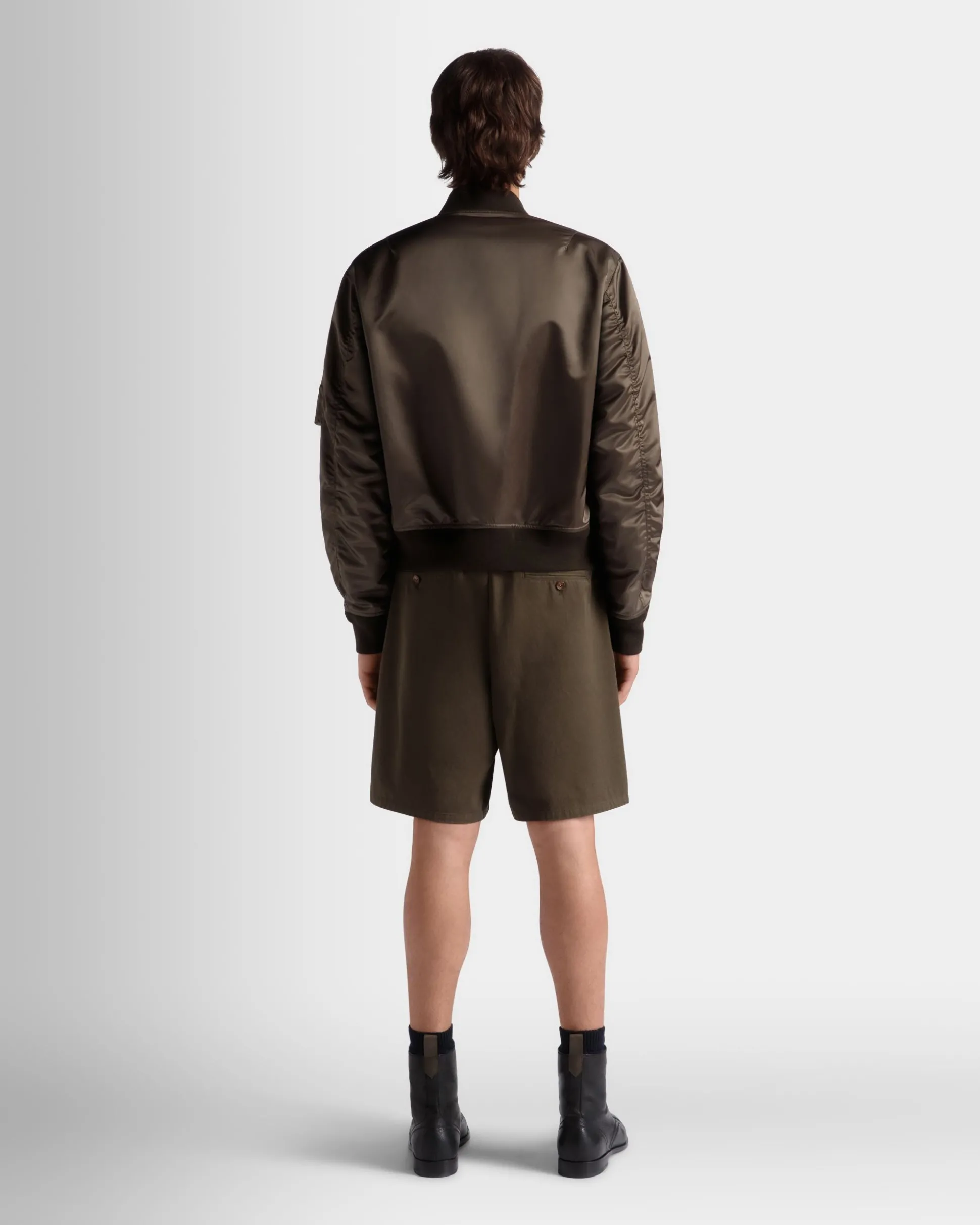 Bomberjacke Aus Nylon In Military Green Aus Der Adrien Brody Travel-Kollektion