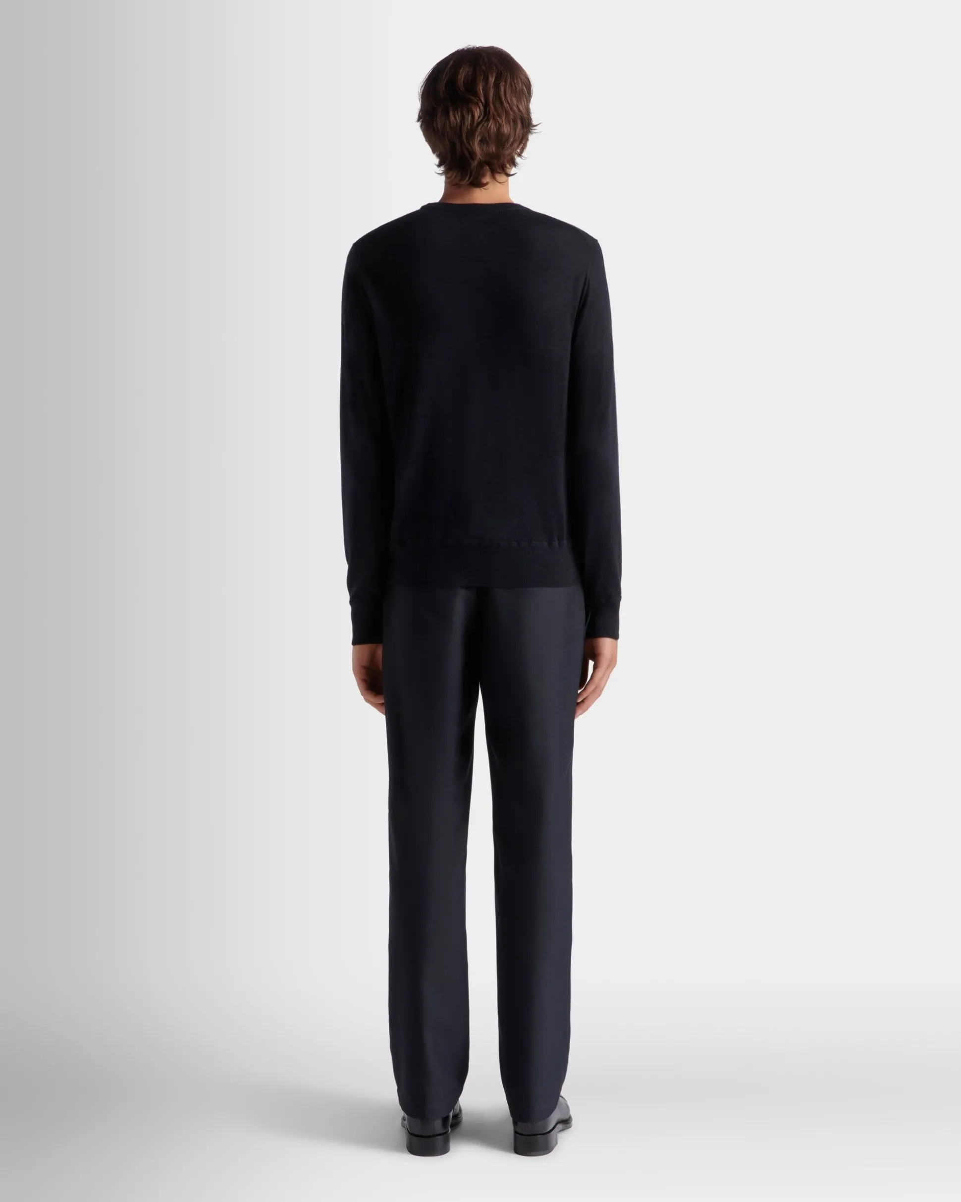 Chino-Hose Aus Einer Wollmischung In Navy Blue Aus Der Adrien Brody Travel-Kollektion
