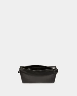 Code Kleine Messenger-Tasche Aus Genarbtem Schwarzem Leder