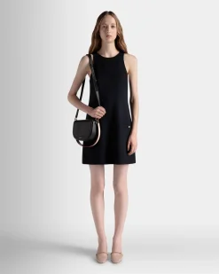 Code Umhängetasche Aus Leder In Schwarz