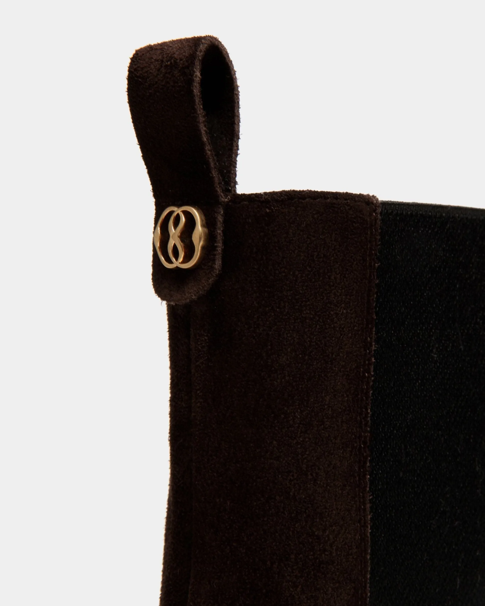 Daily Emblem Bootie Aus Veloursleder In Ebenholzschwarz