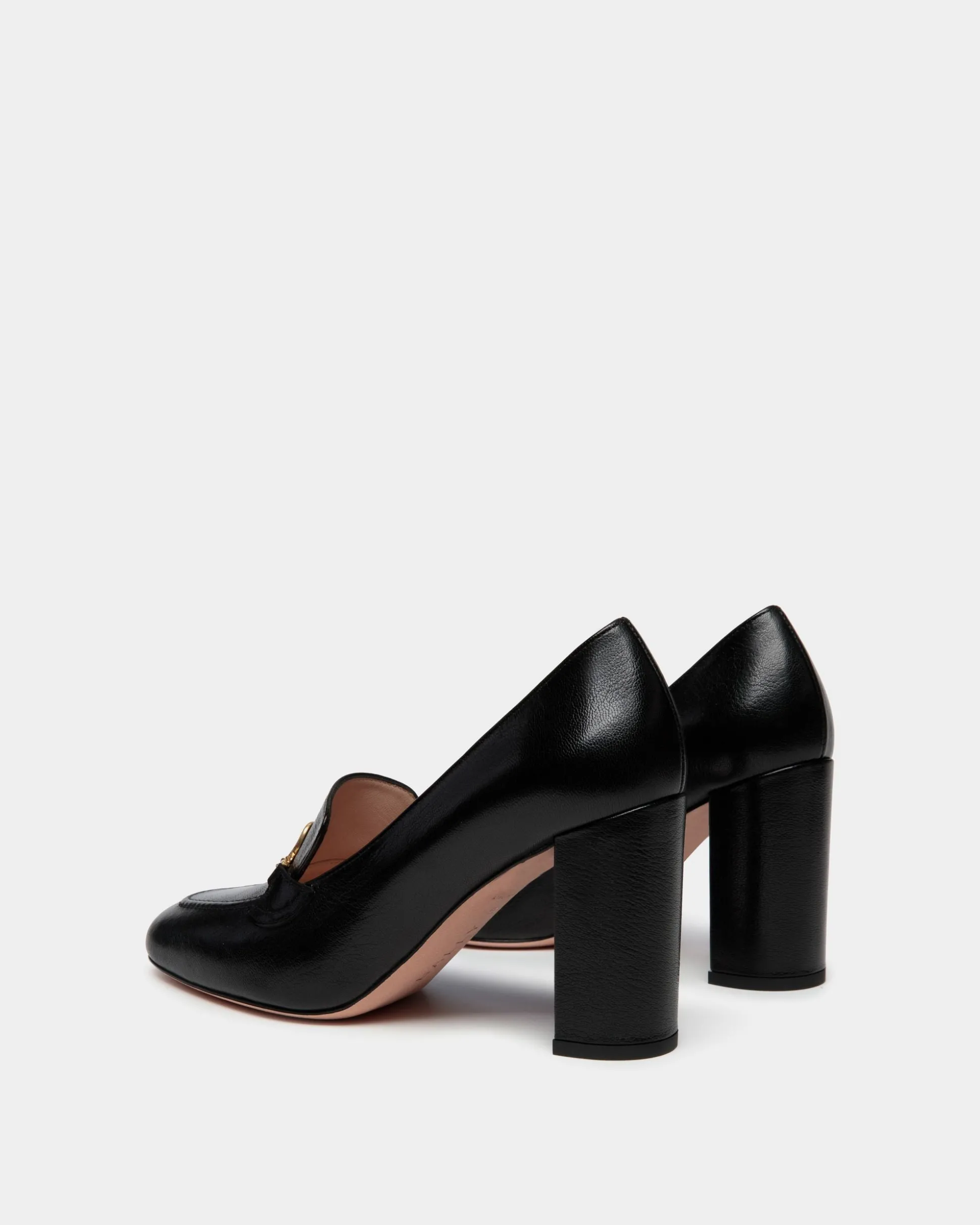 Daily Emblem Pump Aus Schwarzem Leder