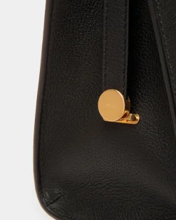 Emblem Schultertasche Aus Genarbtem Leder In Schwarz