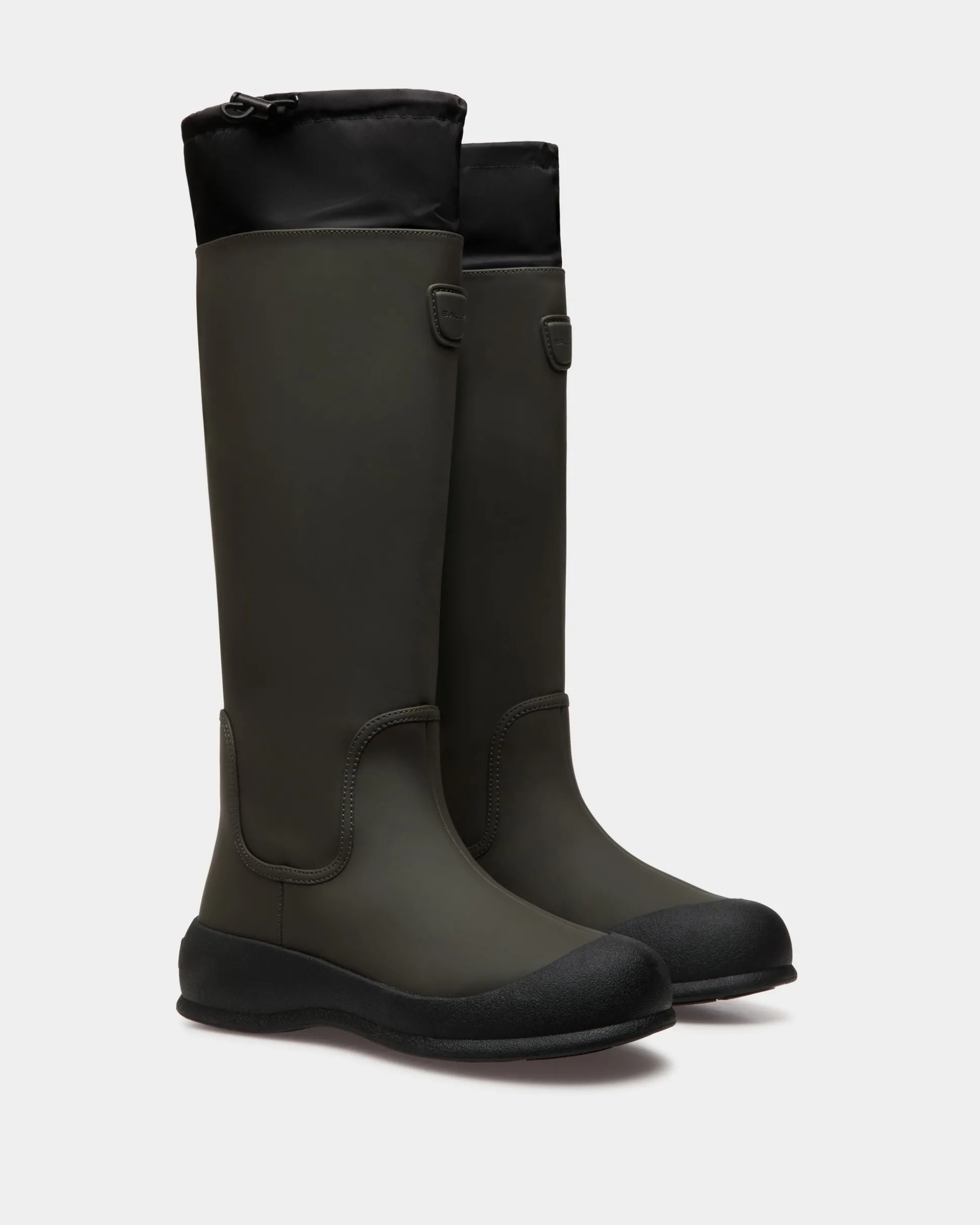 Frei Stiefel Aus Gummiertem Leder In Military Green