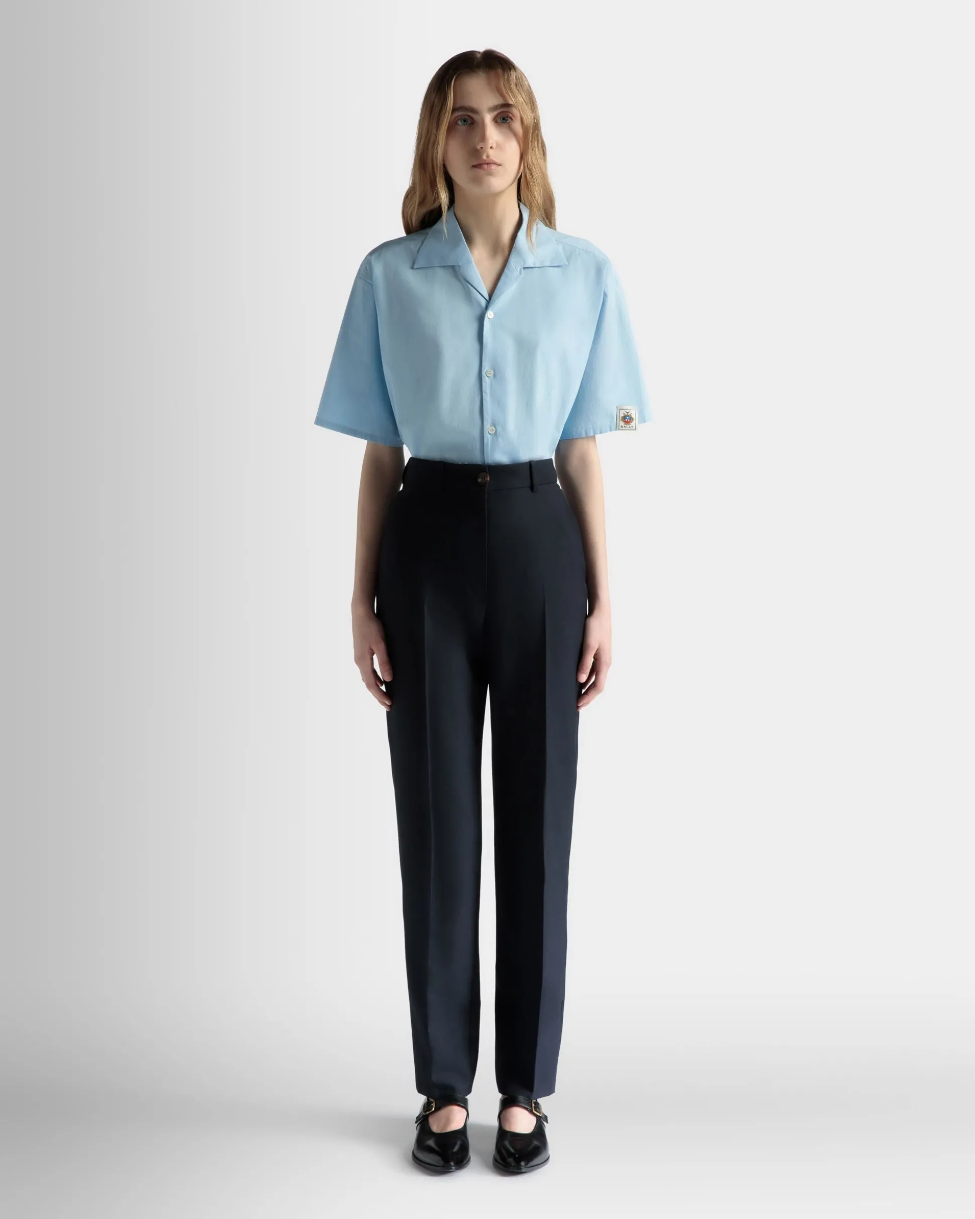 Gerade Geschnittene Hose Aus Einer Wollmischung In Navy Blue