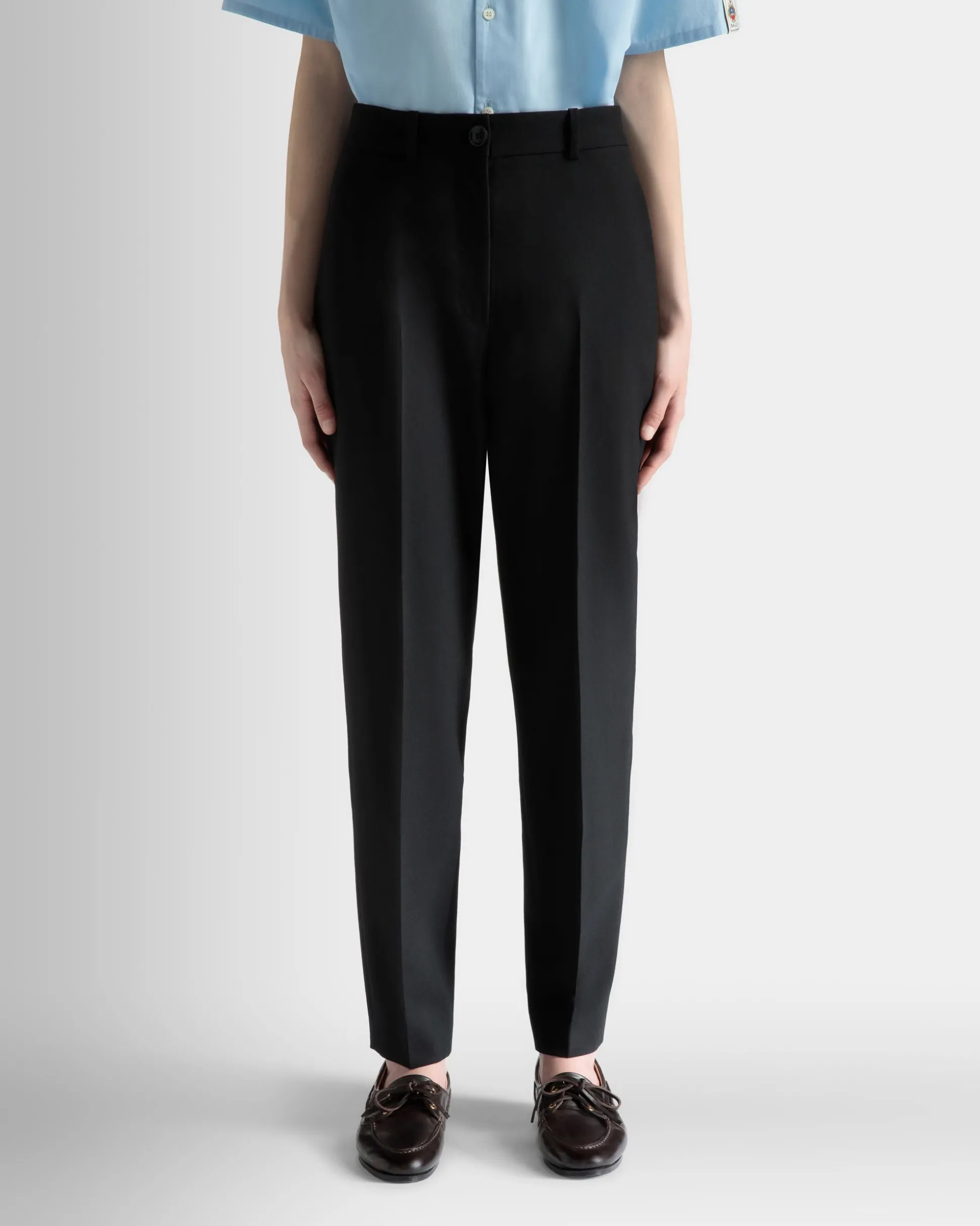 Gerade Geschnittene Hose Aus Wolle In Schwarz