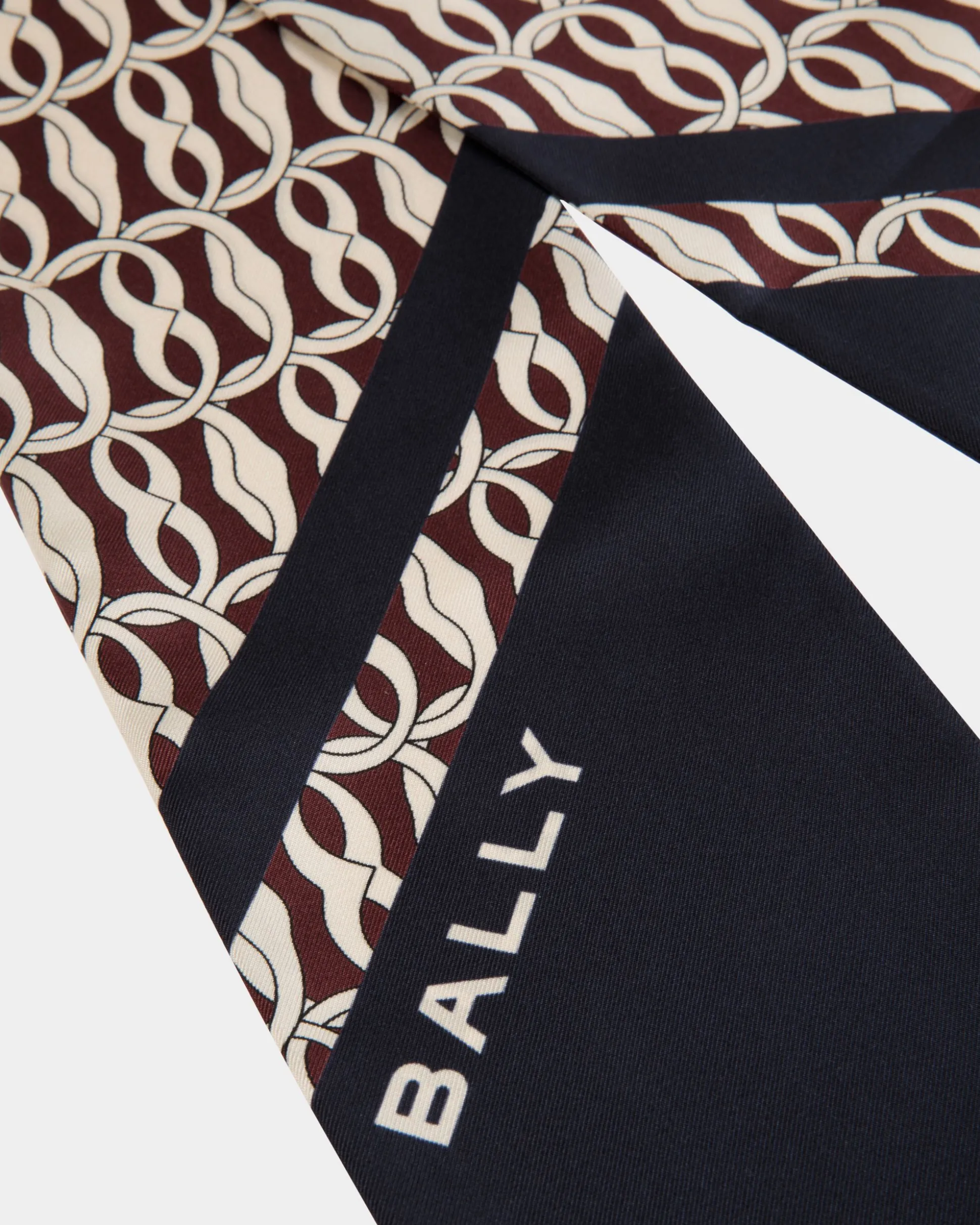 Halstuch Aus Seide In Navy Blue Mit Emblem-Print