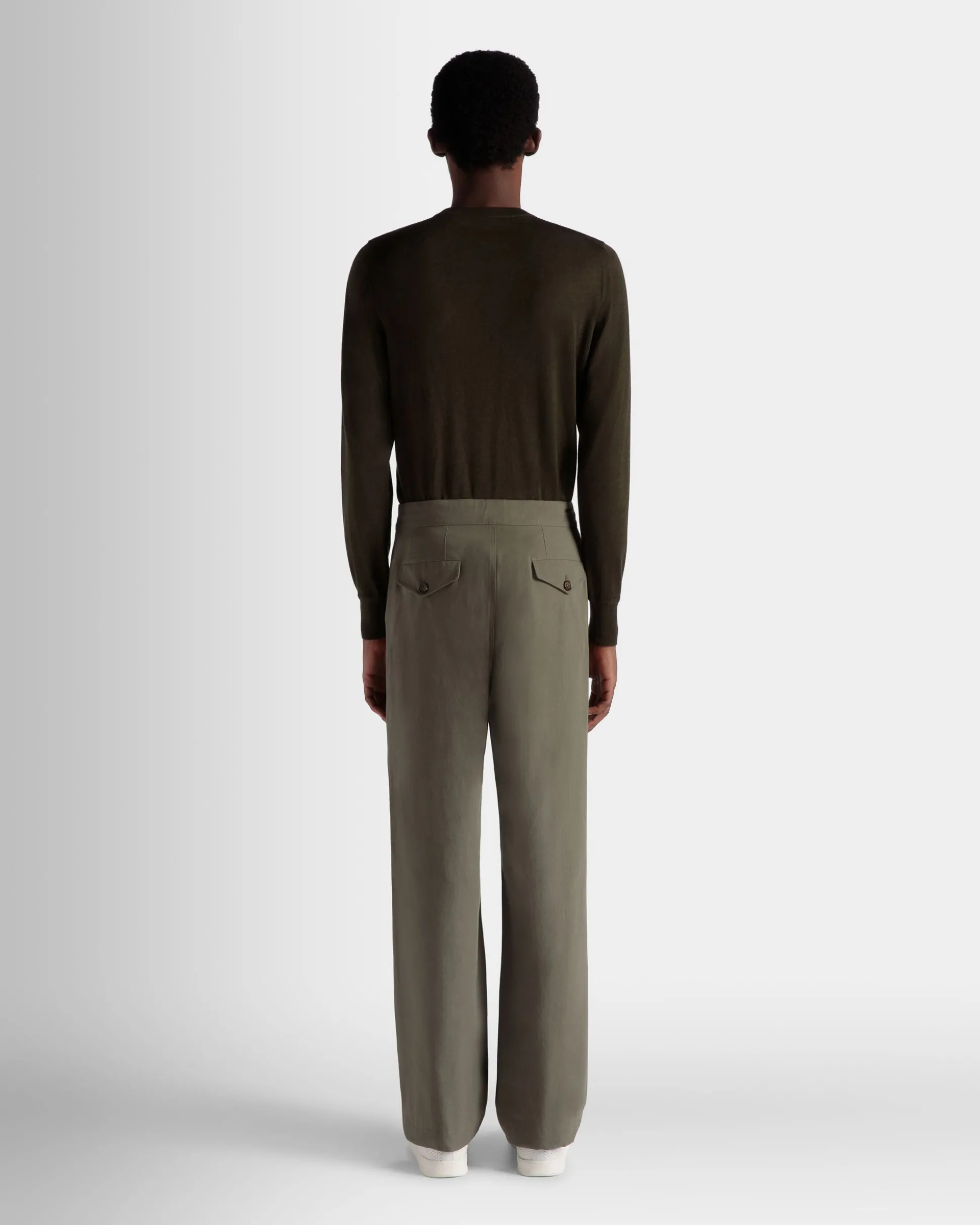 Hose Aus Baumwolle In Military Green Aus Der Adrien Brody Travel-Kollektion