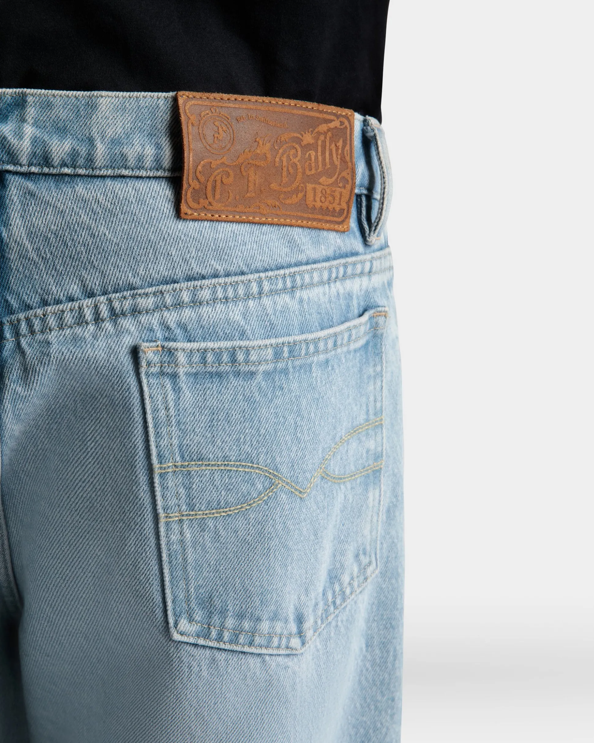 Jeanshose Aus Baumwolle In Hellem Indigoblau