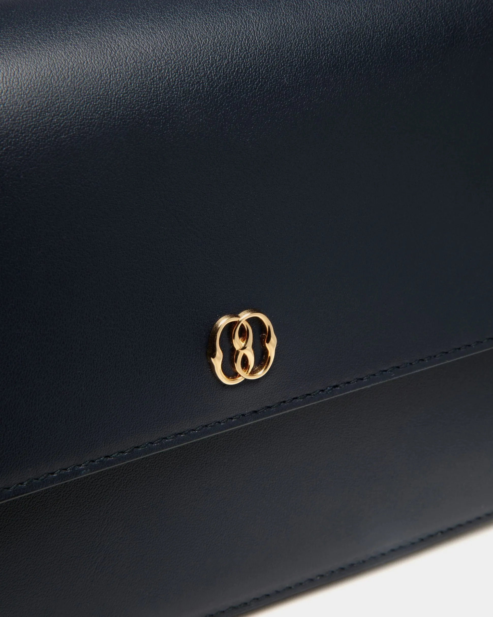 Kleine Emblem Umhängetasche Aus Leder In Navy Blue