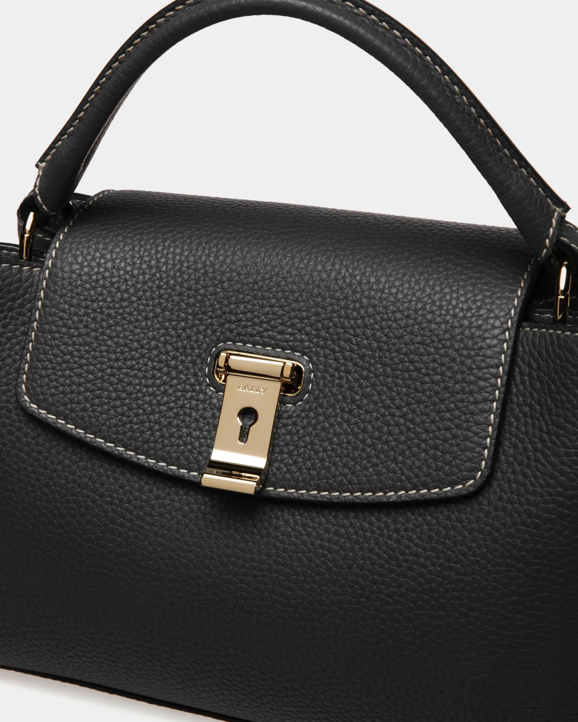 Layka Henkeltasche Aus Leder In Schwarz