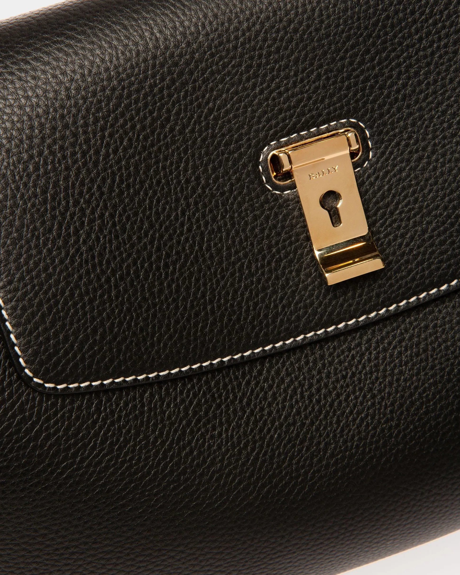 Layka Henkeltasche Aus Schwarzem Leder