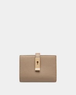 Lock Me Geldbörse Aus Genarbtem Leder In Taupe
