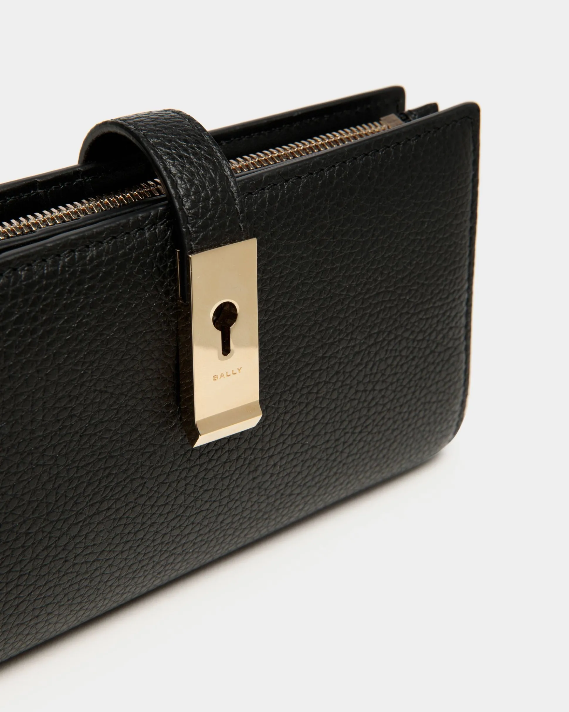 Lock Me Geldbörse Aus Genarbtem Leder In Schwarz