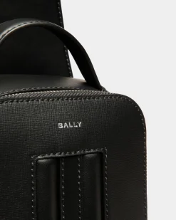 Mythos Sling Bag Aus Recyceltem Leder In Schwarz