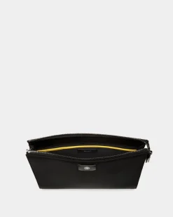 Pochette Aus Nylon In Schwarz Und Gelb Aus Der Adrien Brody Travel-Kollektion