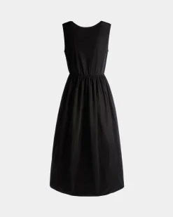 Ärmelloses Midikleid Aus Technischer Duchesse In Schwarz