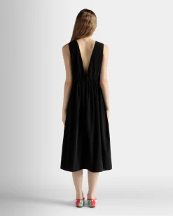 Ärmelloses Midikleid Aus Technischer Duchesse In Schwarz