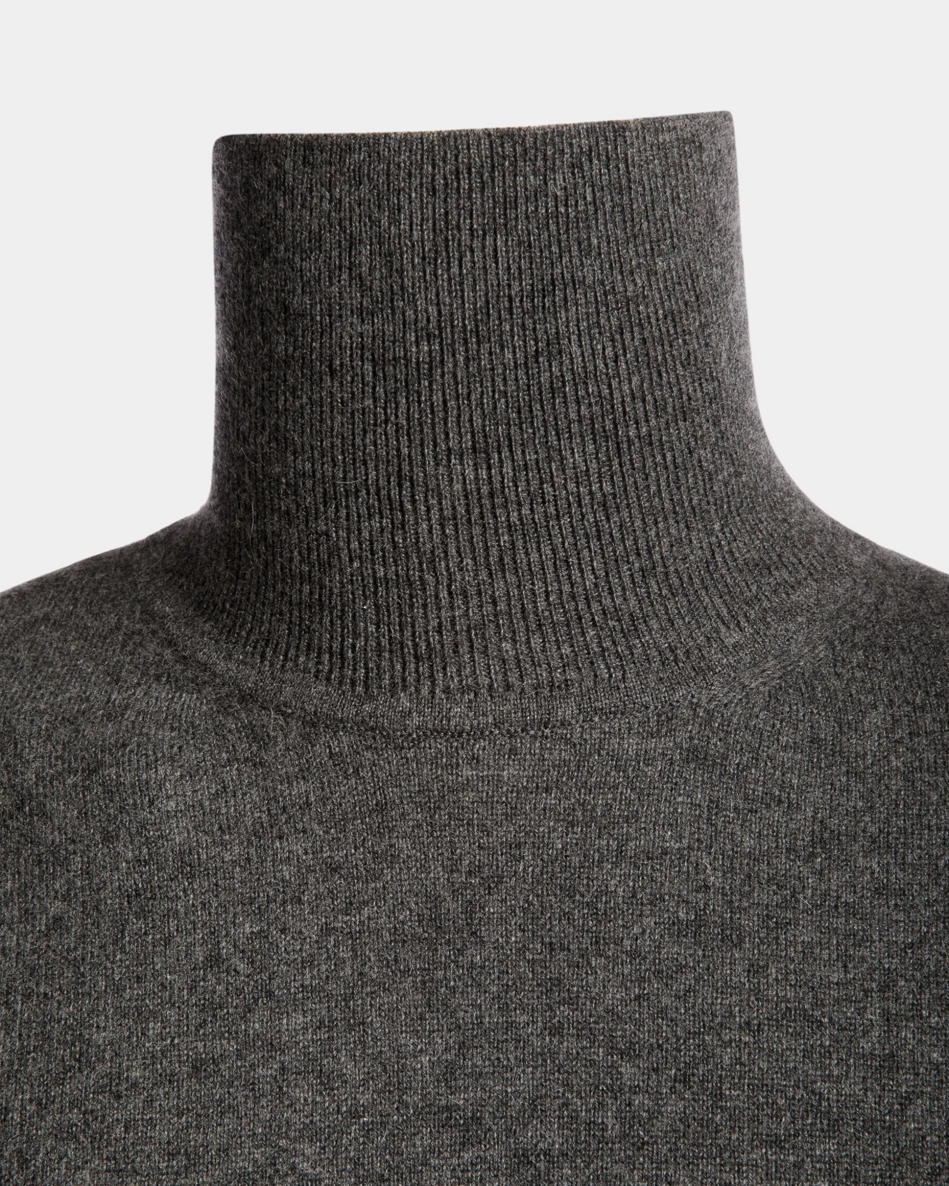 Rollkragenpullover Aus Kaschmir In Dunkelgrau Aus Der Adrien Brody Travel-Kollektion