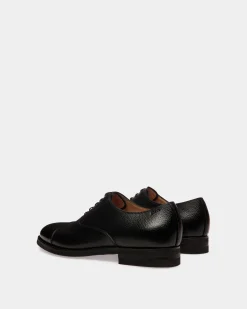Schoenen Oxford-Schuhe Aus Genarbtem Leder In Schwarz
