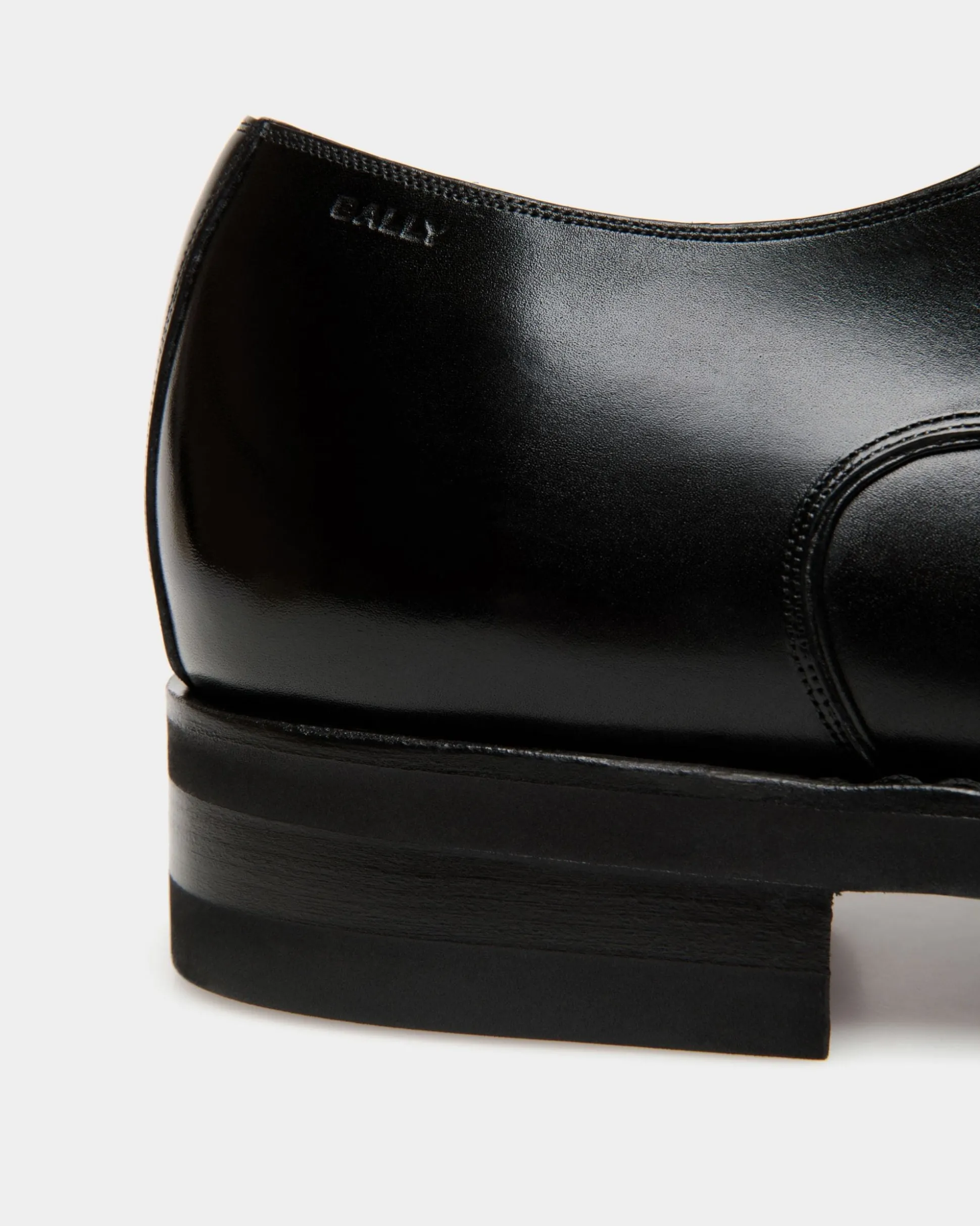 Scribe Un Derby-Schuh Aus Leder In Schwarz