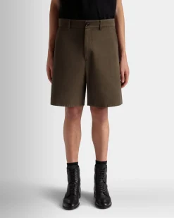 Shorts Aus Baumwolle In Military Green Aus Der Adrien Brody Travel-Kollektion