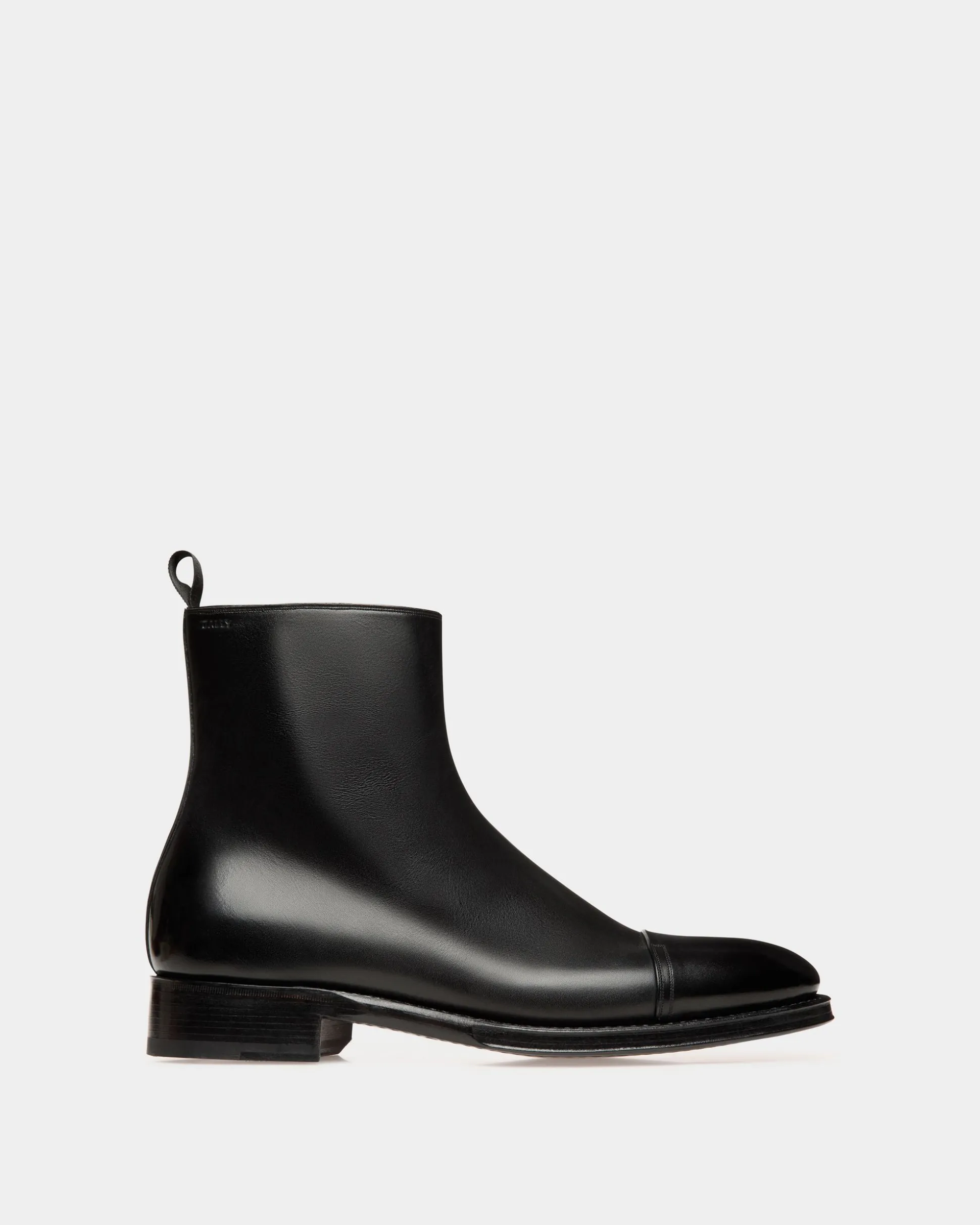 Stiefeletten Aus Leder In Schwarz Aus Der Adrien Brody Travel-Kollektion