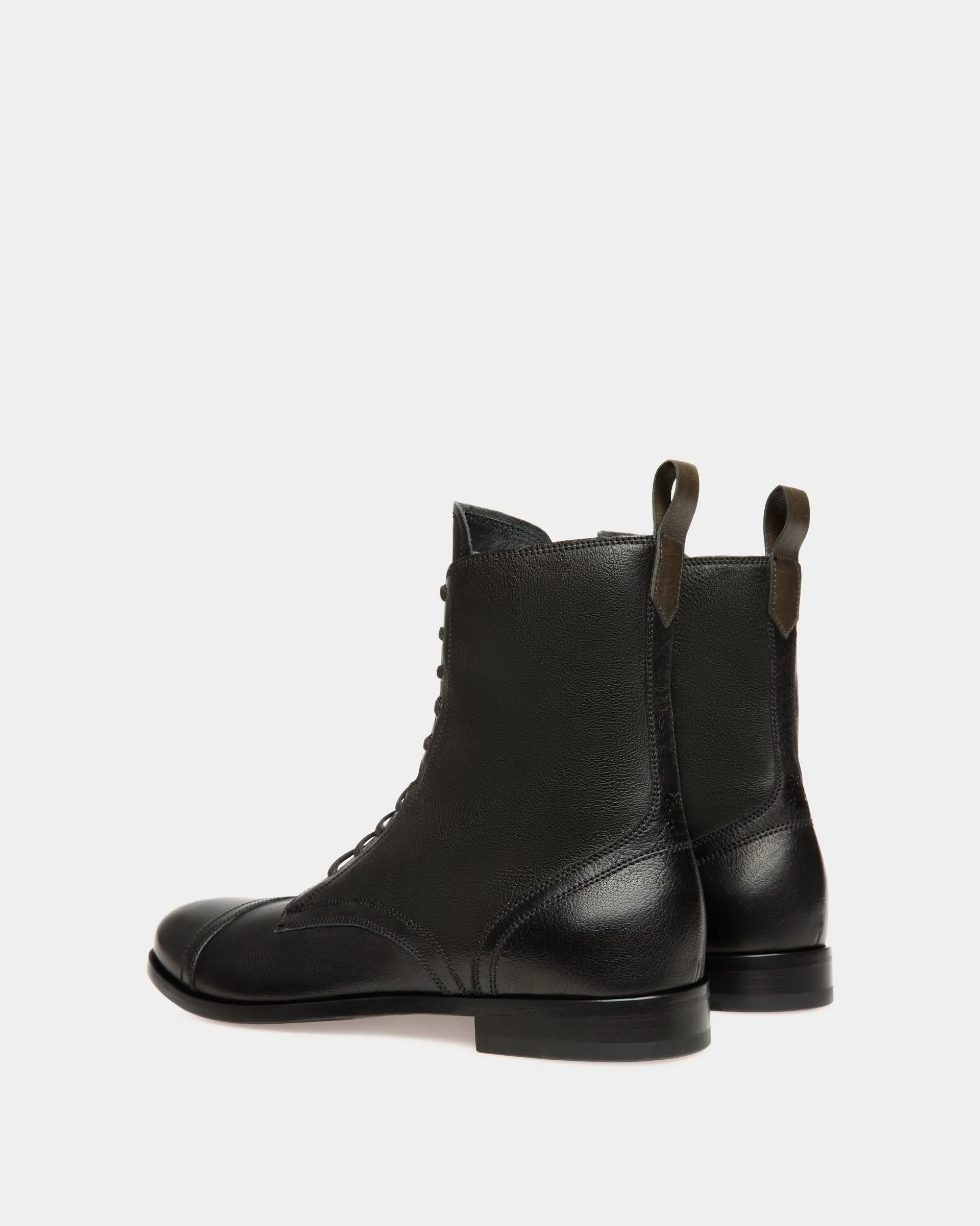 Stiefeletten Aus Leder In Schwarz Aus Der Adrien Brody Travel-Kollektion