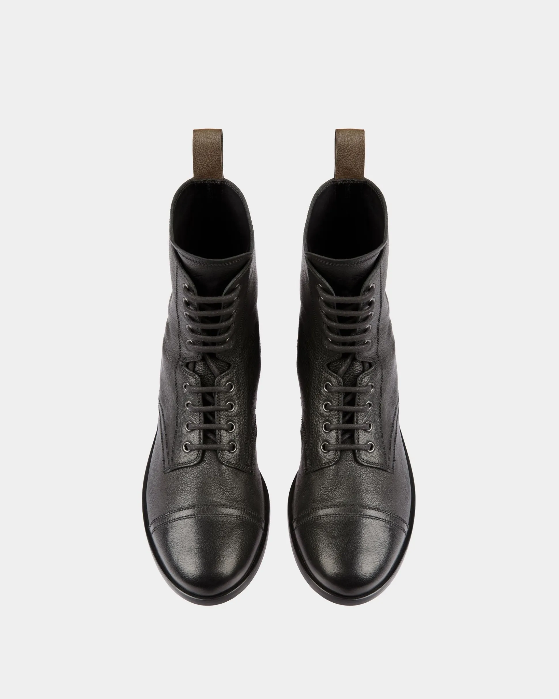 Stiefeletten Aus Leder In Schwarz Aus Der Adrien Brody Travel-Kollektion