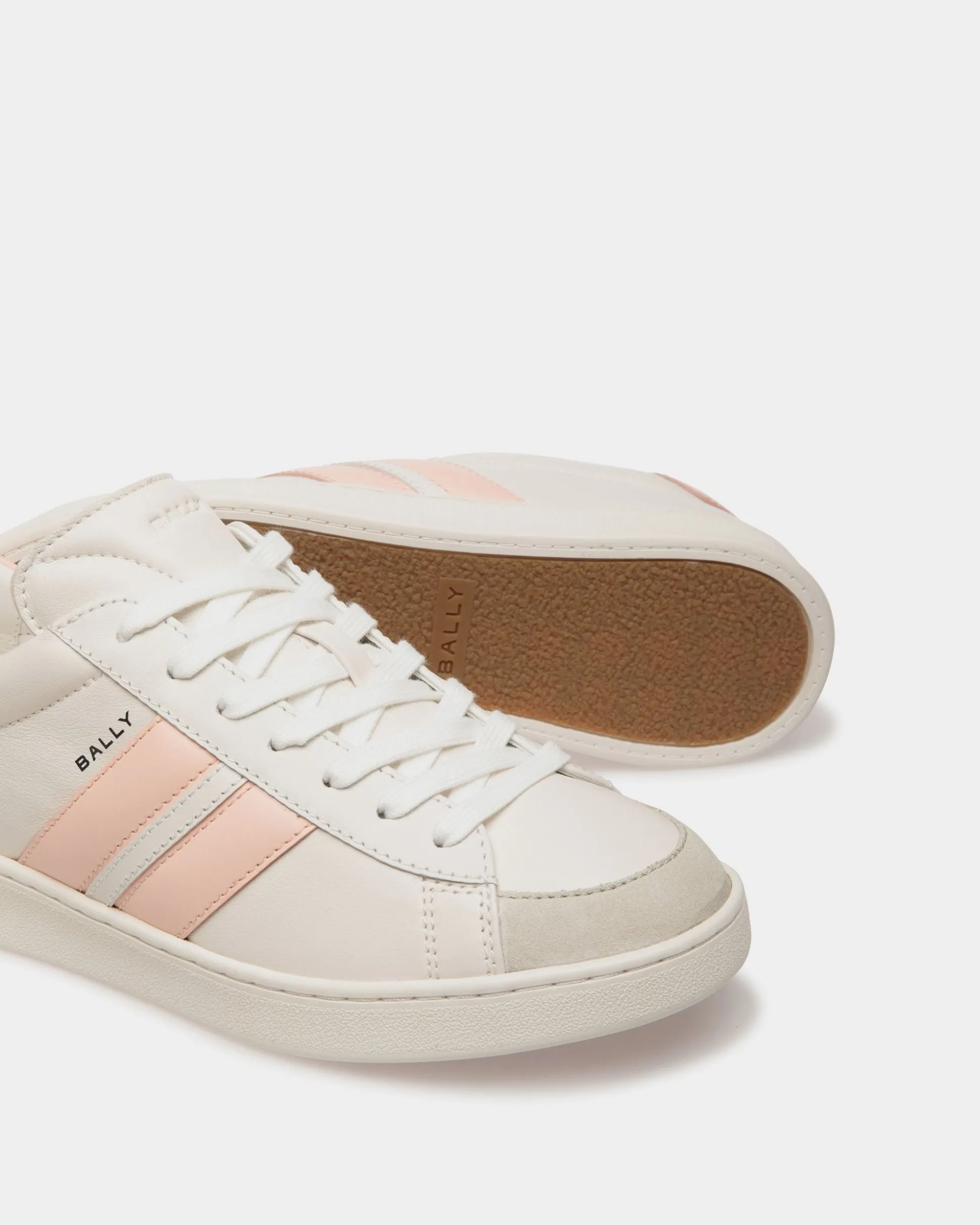Tennis Sneaker Aus Leder In Weiß Und Baby Pink