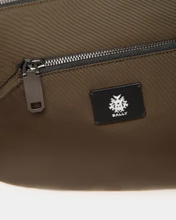 Umhängetasche Aus Nylon In Military Green Aus Der Adrien Brody Travel-Kollektion