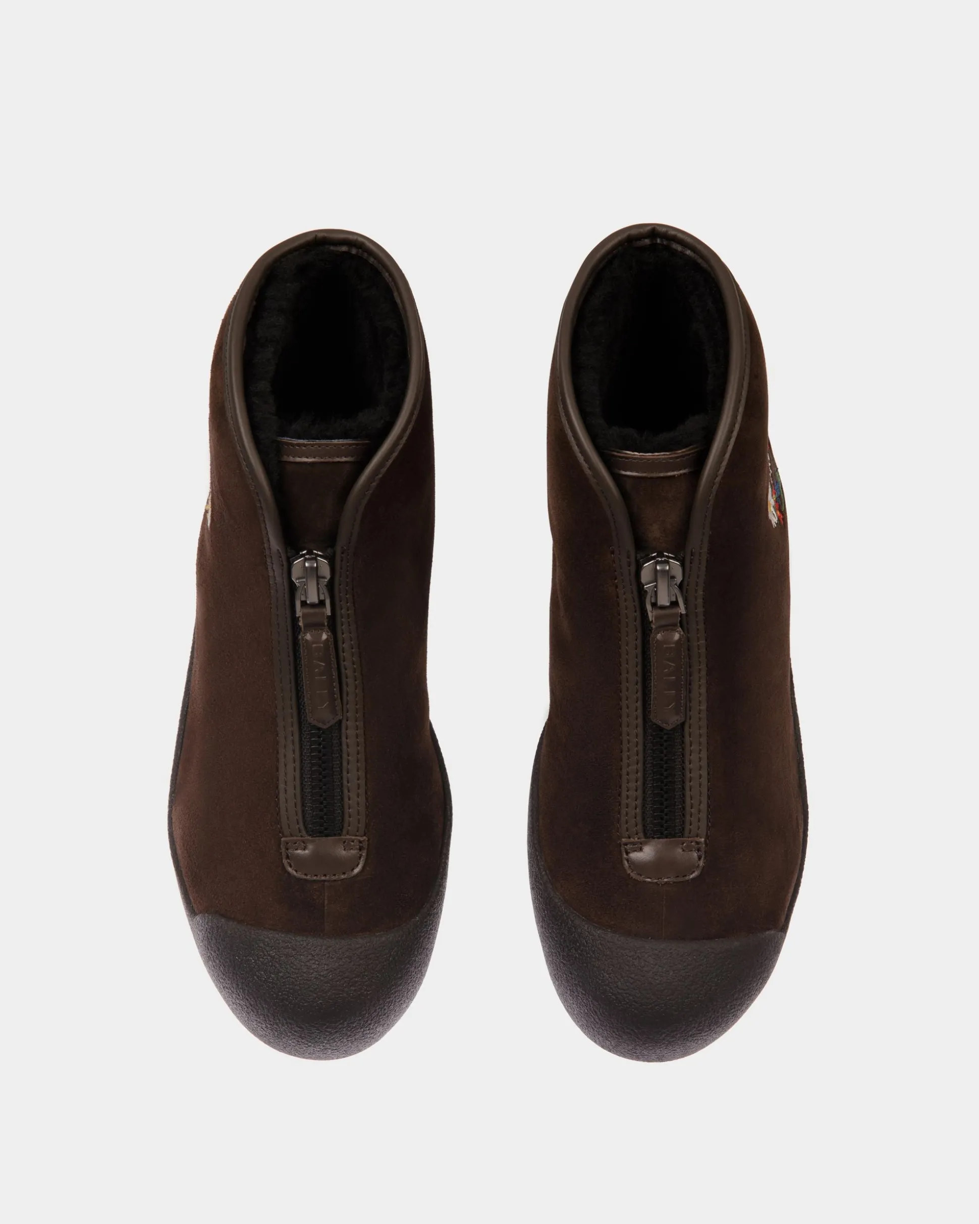 Winter Capsule Stiefeletten Aus Braunem Veloursleder