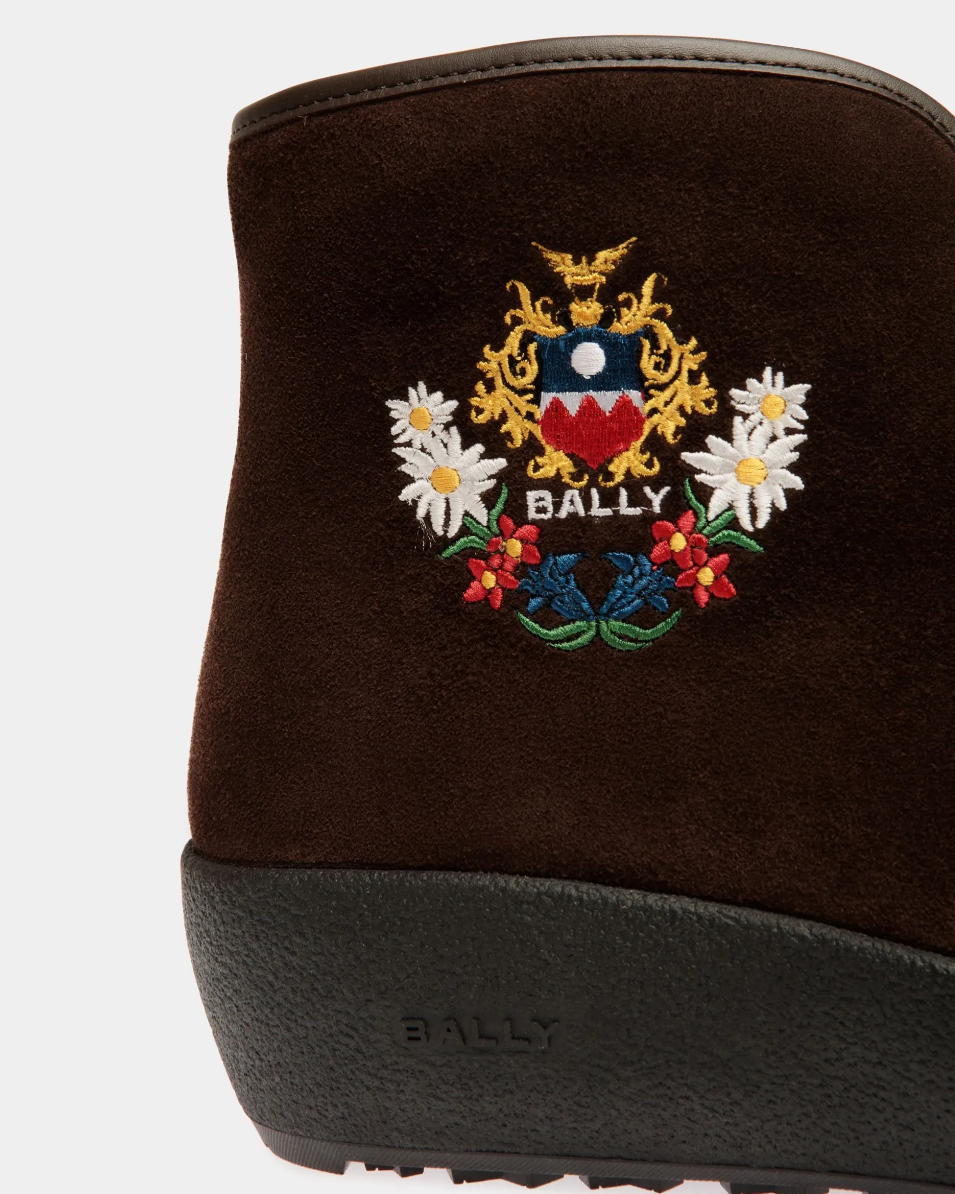 Winter Capsule Stiefeletten Aus Braunem Veloursleder